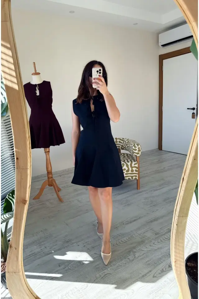 Önü Fiyonklu Pileli Mini Viskon Elbise