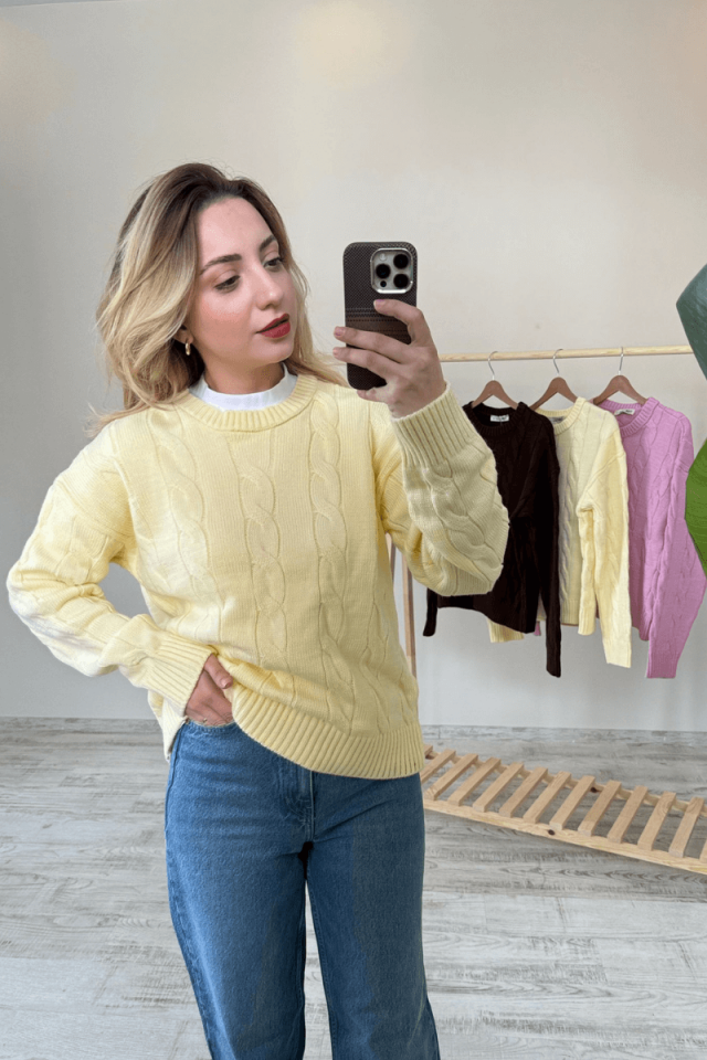 Saç Örgü Detaylı Bisiklet Yaka Kazak