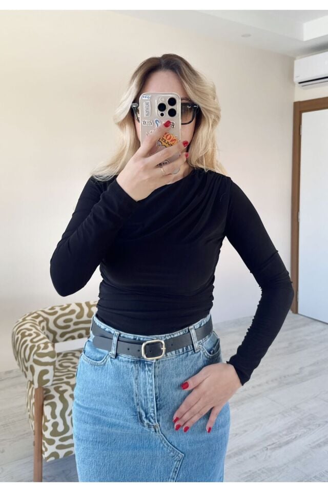 Tek Omuzda Büzgü Detaylı Body Suıt