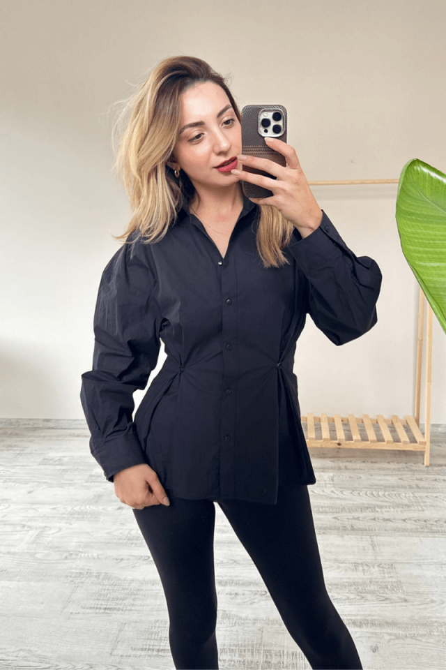 Beli düğme detaylı siyah gömlek