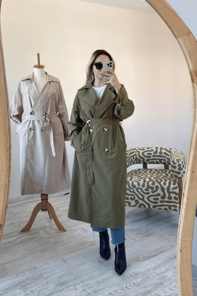 Kruvaze Yaka Kolları Kemerli Düğmeli Uzun Trençkot