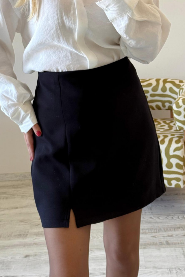 Yırtmaçlı Siyah Şort Etek