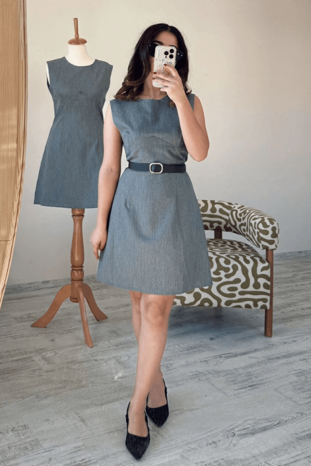 Gri Kısa Ters Biyeli Kolsuz Mini Elbise