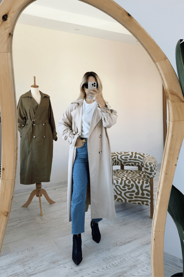 Ekru Kruvaze Yaka Kolları Kemerli Düğmeli Uzun Trençkot