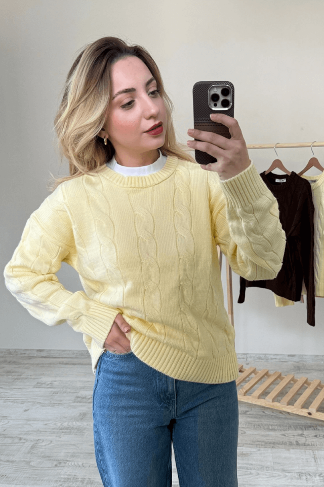 Sarı Saç Örgü Detaylı Bisiklet Yaka Kazak